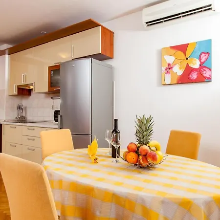 Atrium Apartment Split