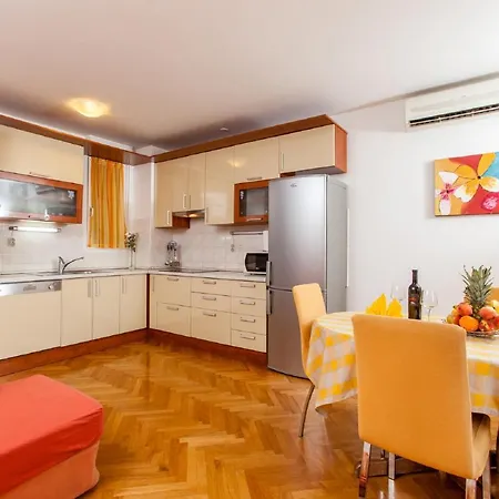 Atrium Apartment